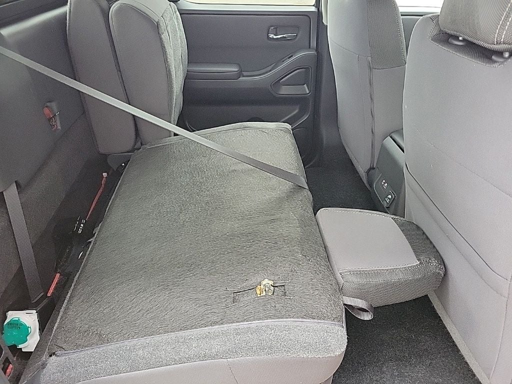 2024 Nissan Frontier Crew Cab SV