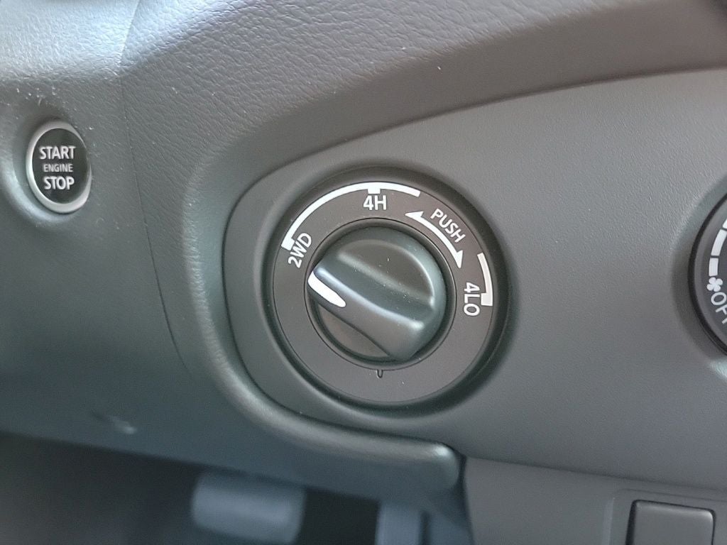 2023 Nissan Frontier Crew Cab SV