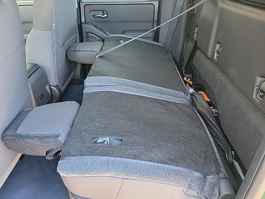 2027 Nissan Frontier Crew Cab SV