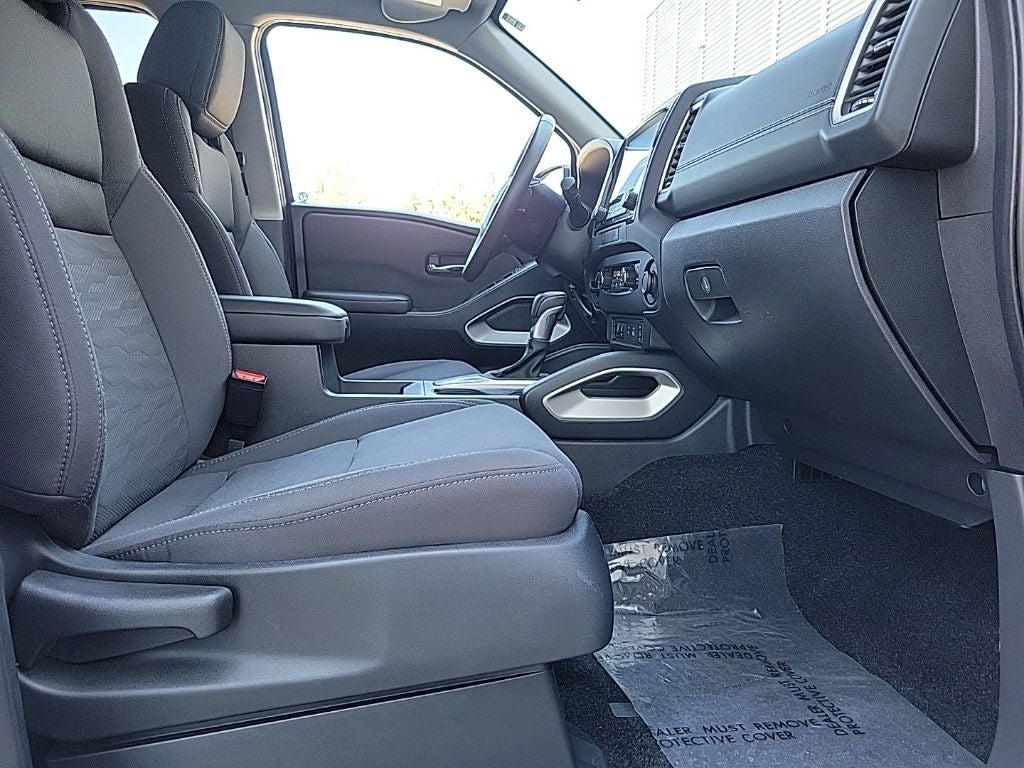 2024 Nissan Frontier Crew Cab SV