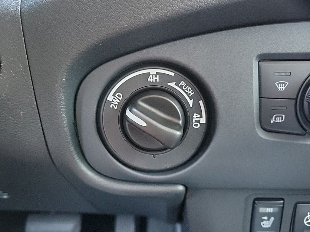 2024 Nissan Frontier Crew Cab SV