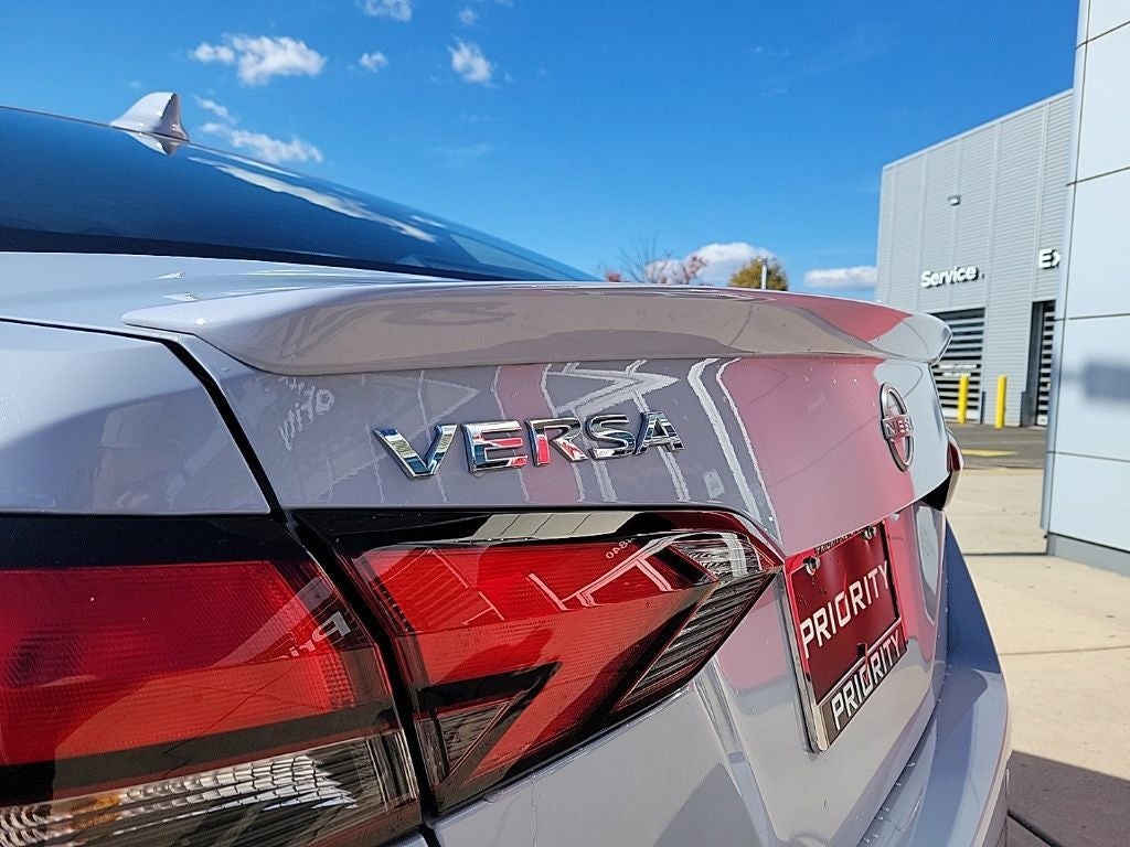 2025 Nissan Versa SR