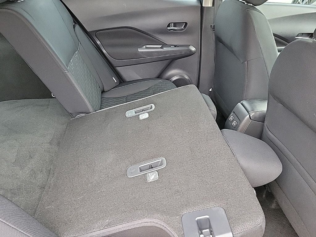2022 Nissan Kicks SV