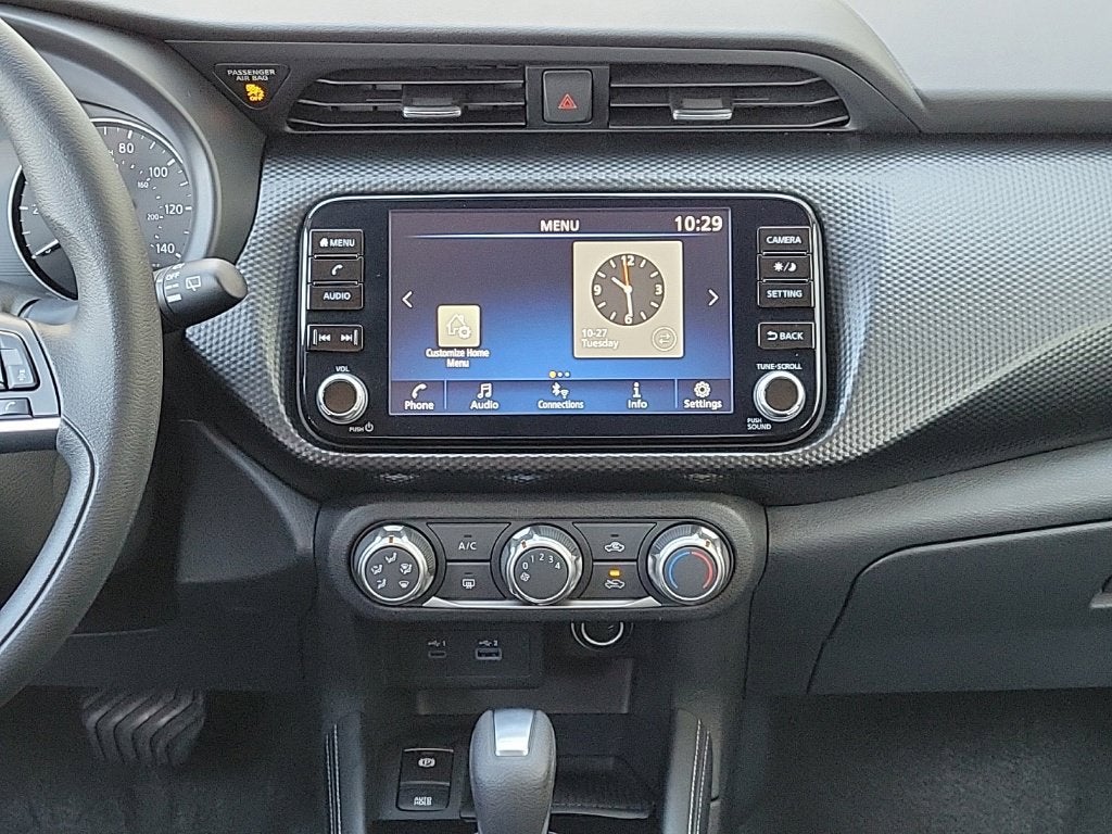2023 Nissan Kicks SV