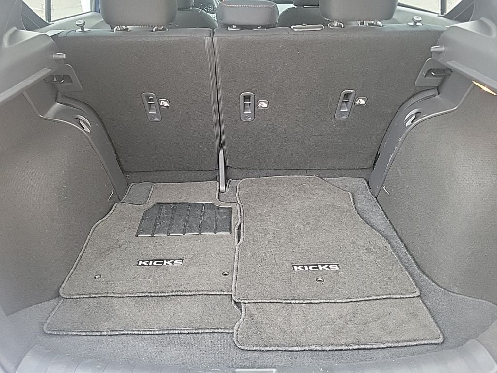 2024 Nissan Kicks SR