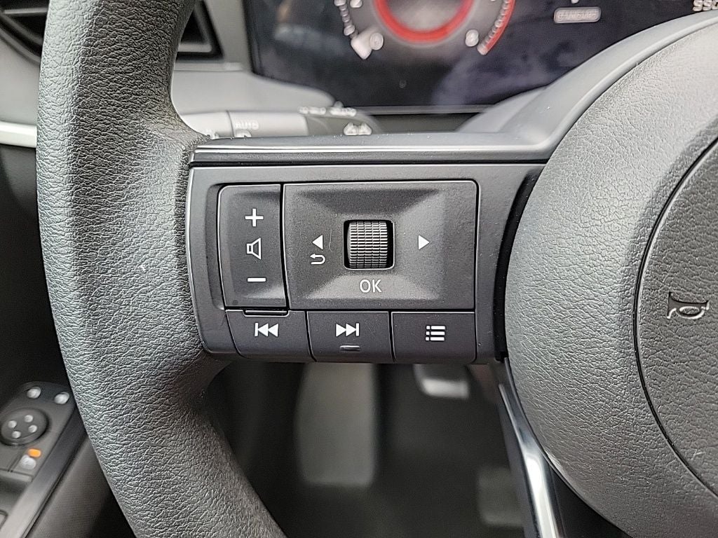 2025 Nissan Kicks S