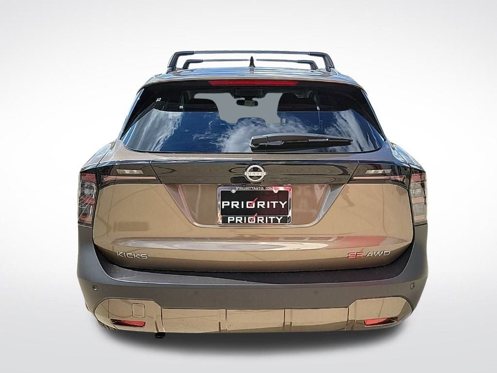 2026 Nissan Kicks SR