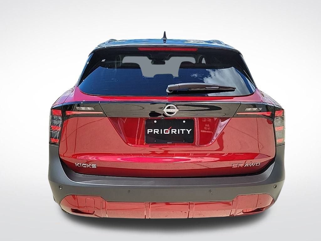 2025 Nissan Kicks SR