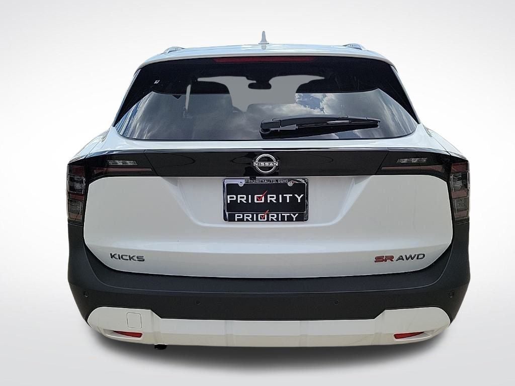 2025 Nissan Kicks SR