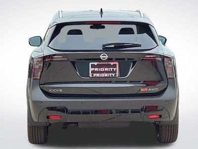 2025 Nissan Kicks SR
