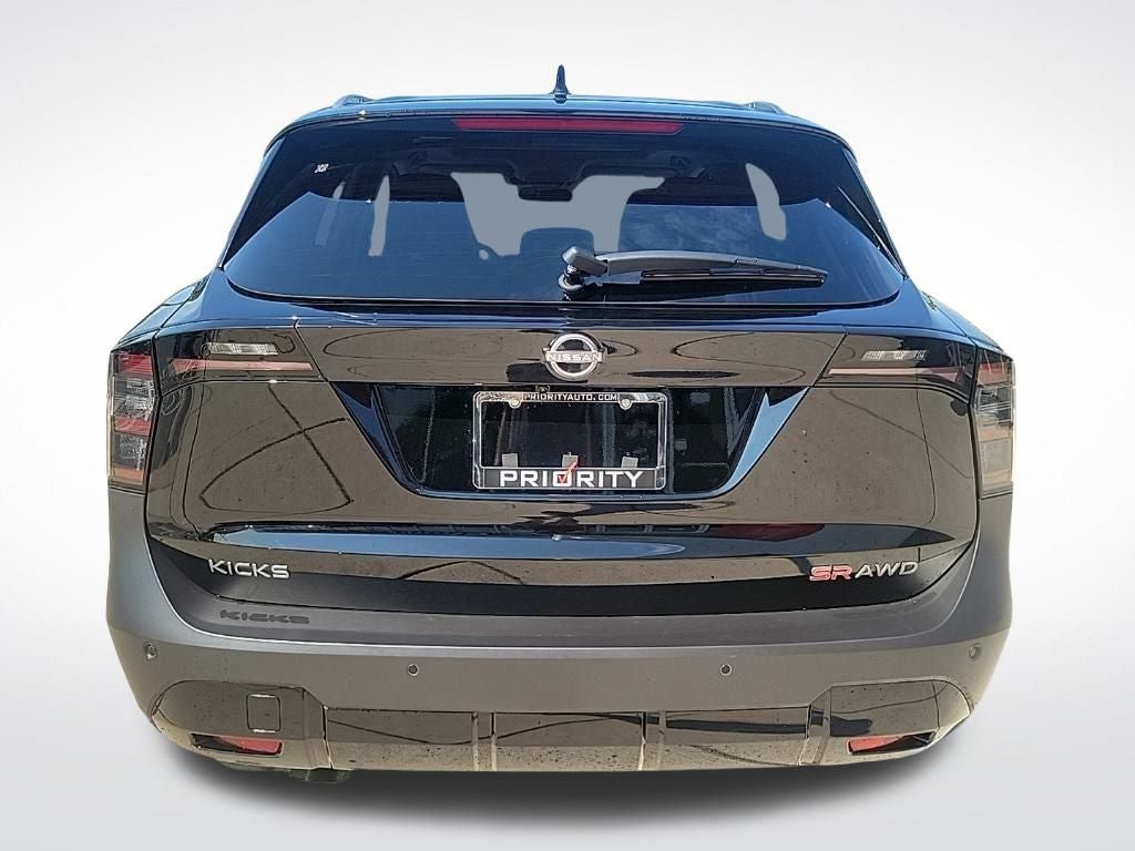 2025 Nissan Kicks SR