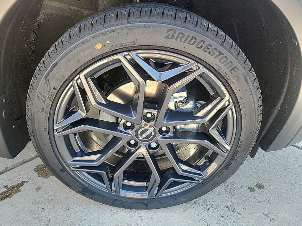 2025 Nissan Kicks SR