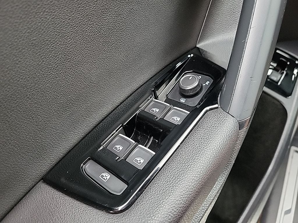 2019 Volkswagen Tiguan 2.0T SEL R-Line 4Motion