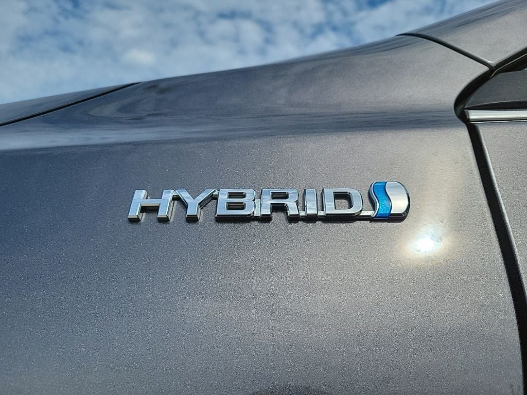 2016 Toyota Camry Hybrid XLE