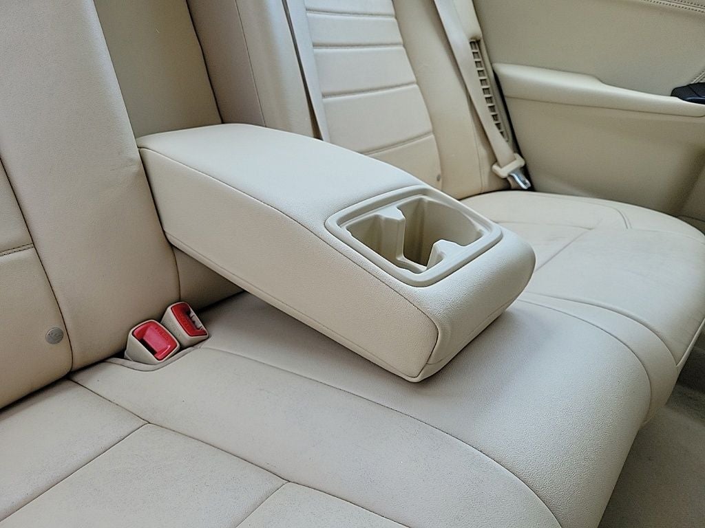 2016 Toyota Camry Hybrid XLE