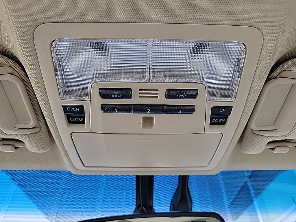 2016 Toyota Camry Hybrid XLE