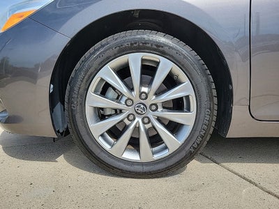 2016 Toyota Camry Hybrid XLE
