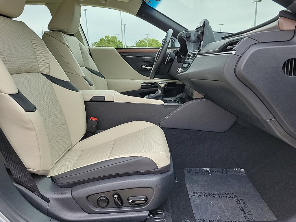 2025 Lexus ES 350