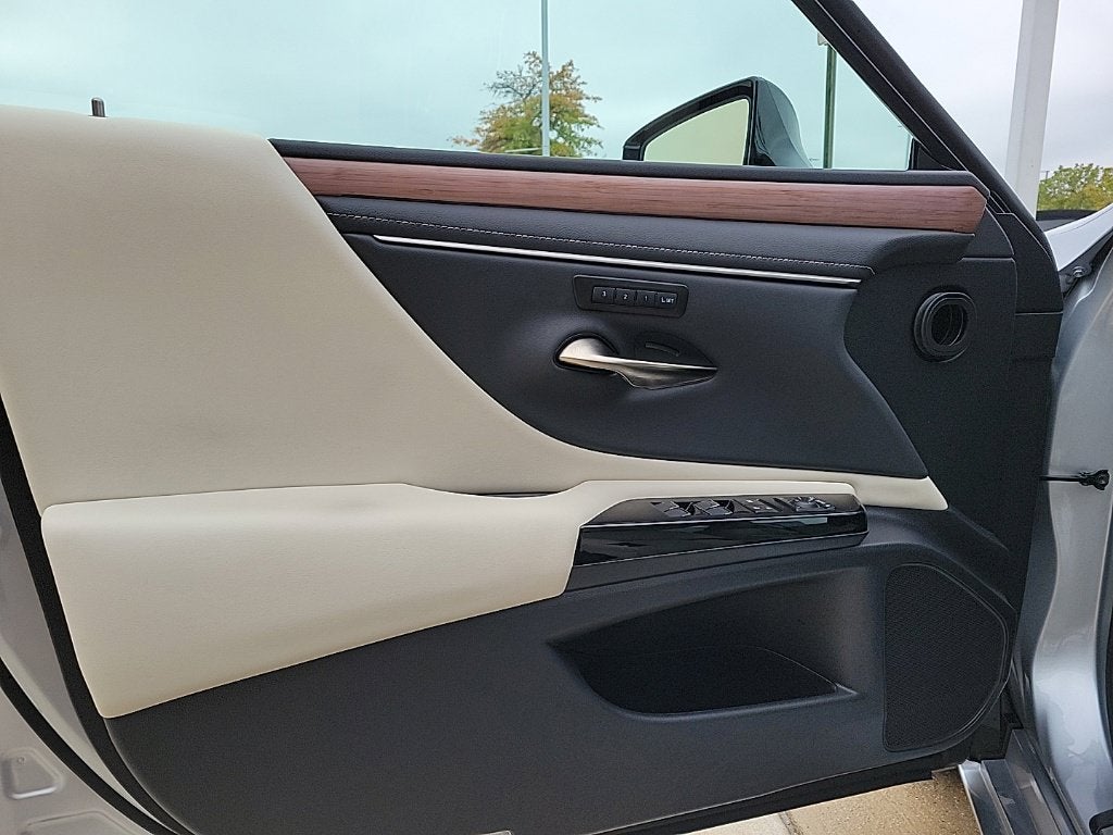 2025 Lexus ES 350