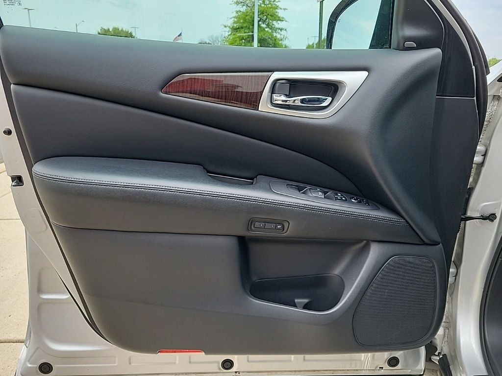 2016 Nissan Pathfinder Platinum