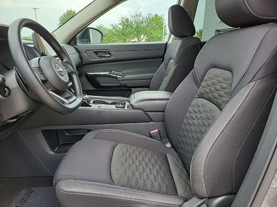 2024 Nissan Pathfinder S