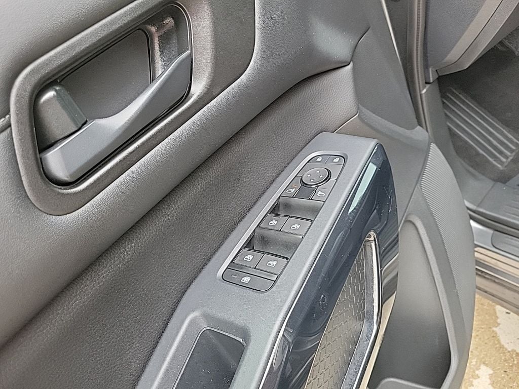 2024 Nissan Pathfinder S