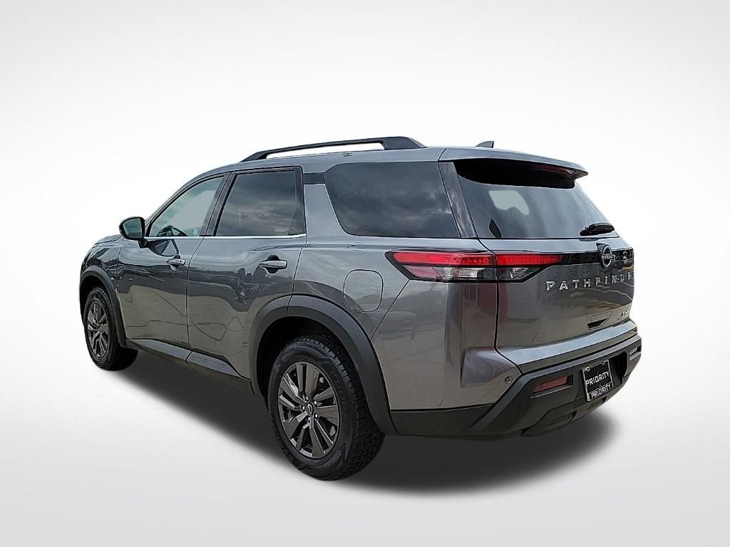 2022 Nissan Pathfinder SV