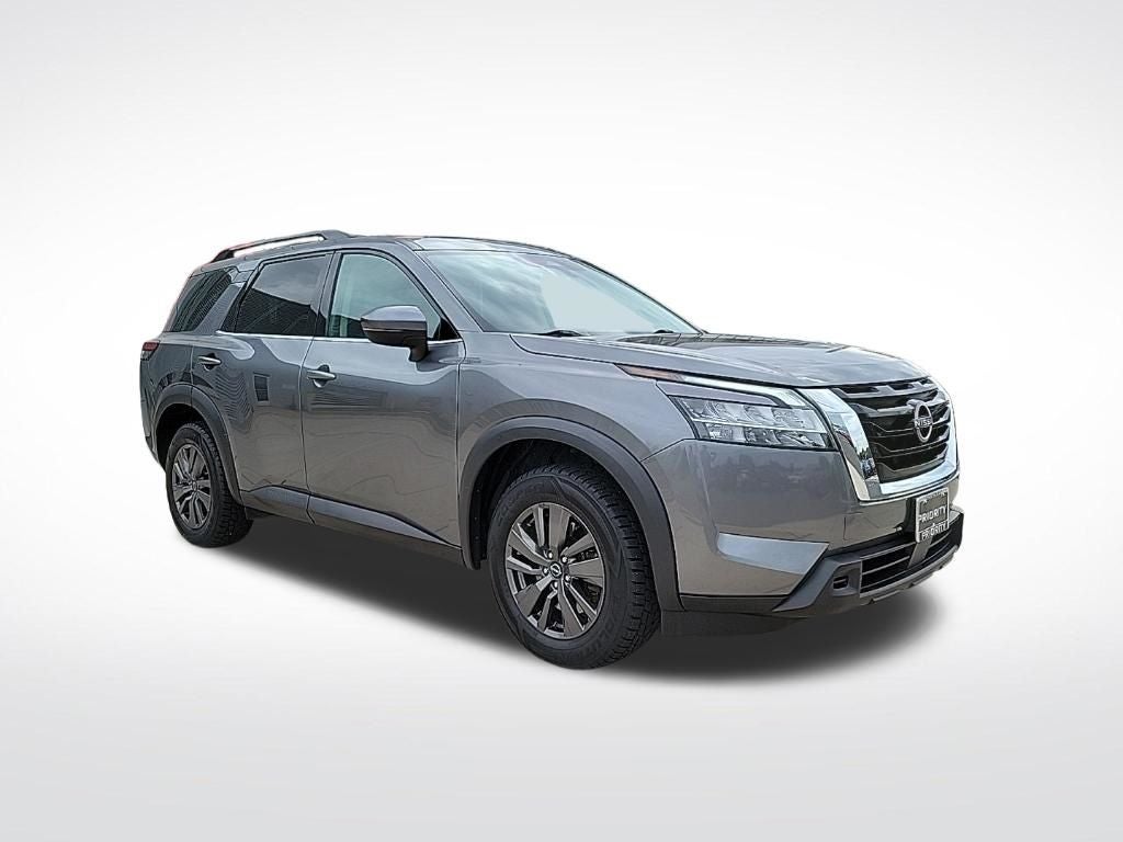 2022 Nissan Pathfinder SV