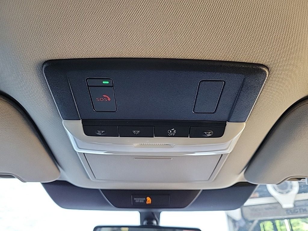 2025 Nissan Pathfinder SL