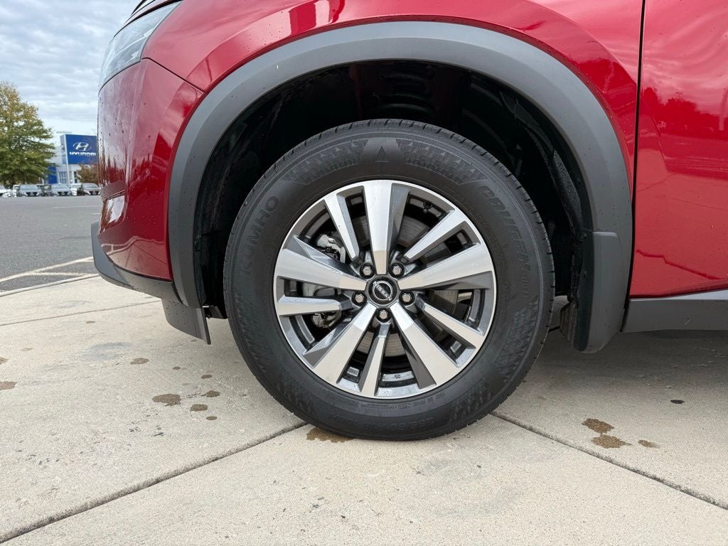 2024 Nissan Pathfinder SL