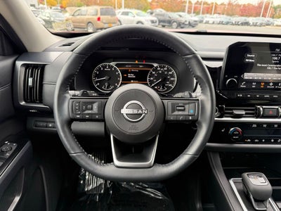 2024 Nissan Pathfinder SL