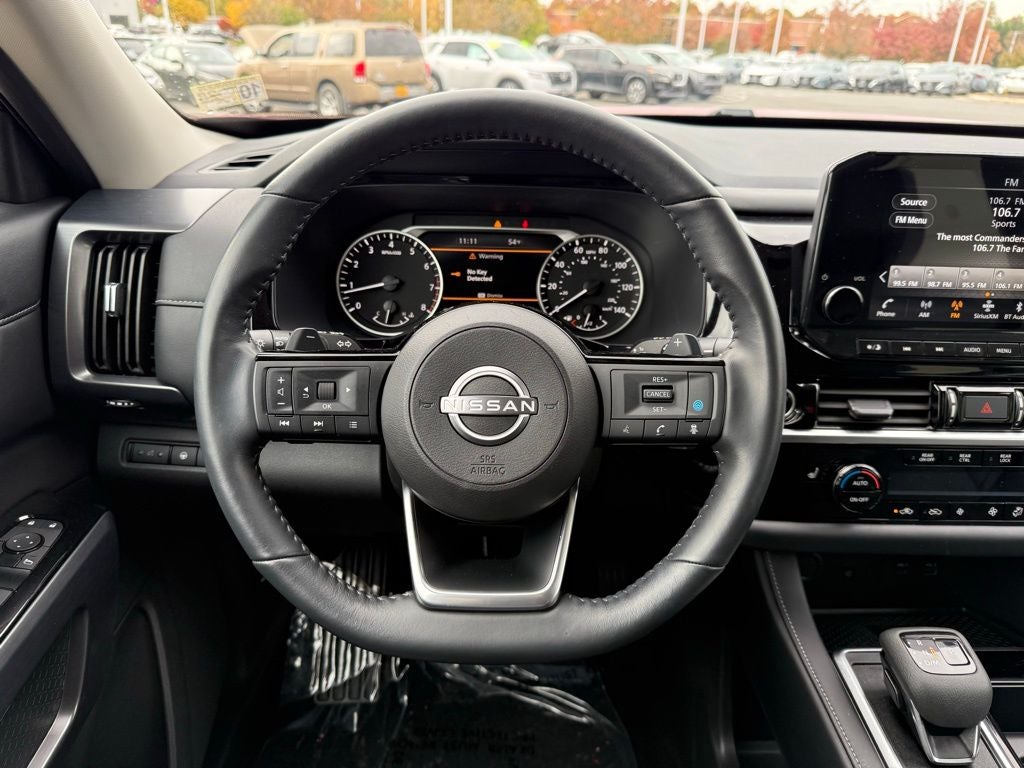 2024 Nissan Pathfinder SL