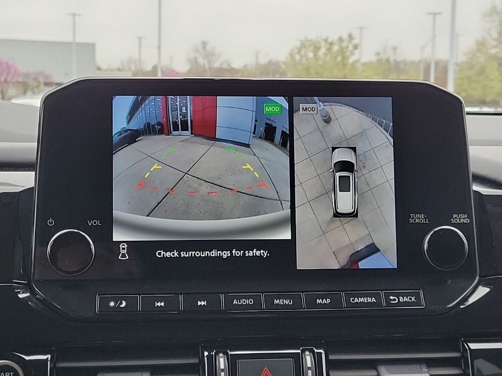 2023 Nissan Pathfinder SL