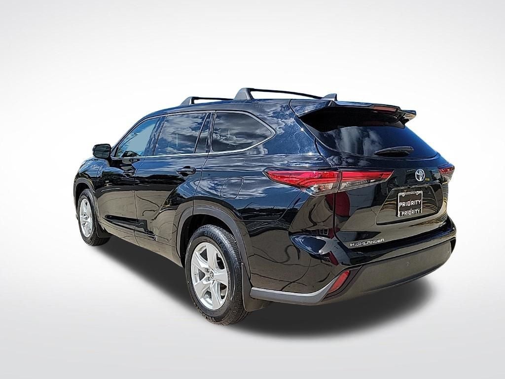 2022 Toyota Highlander LE
