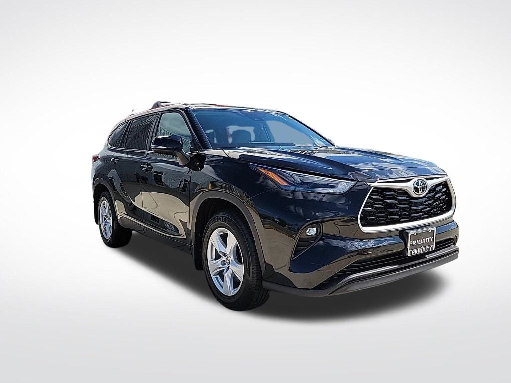 2022 Toyota Highlander LE
