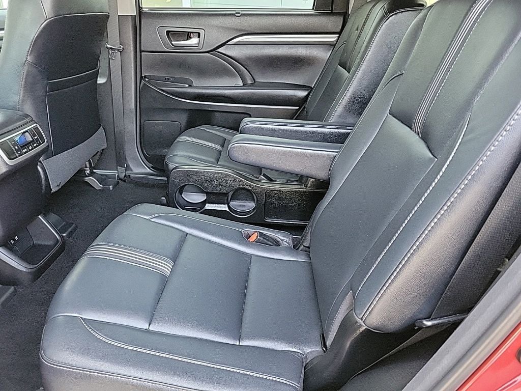 2017 Toyota Highlander SE