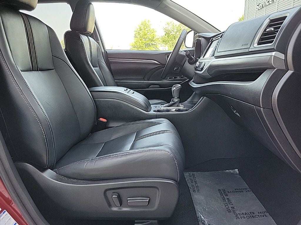 2017 Toyota Highlander SE