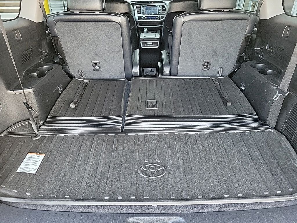 2017 Toyota Highlander SE