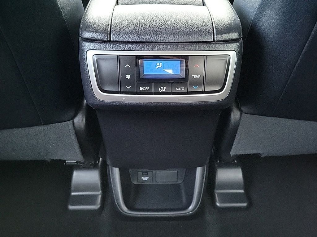 2017 Toyota Highlander SE