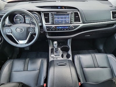 2017 Toyota Highlander SE