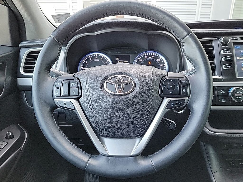 2017 Toyota Highlander SE