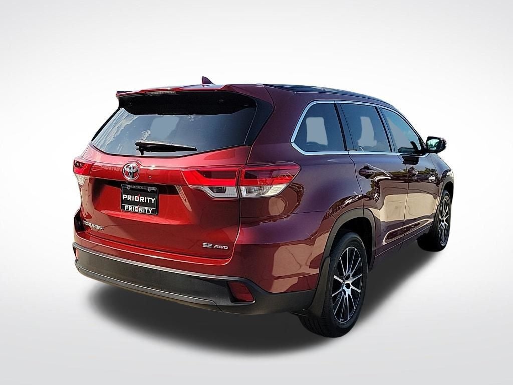 2017 Toyota Highlander SE
