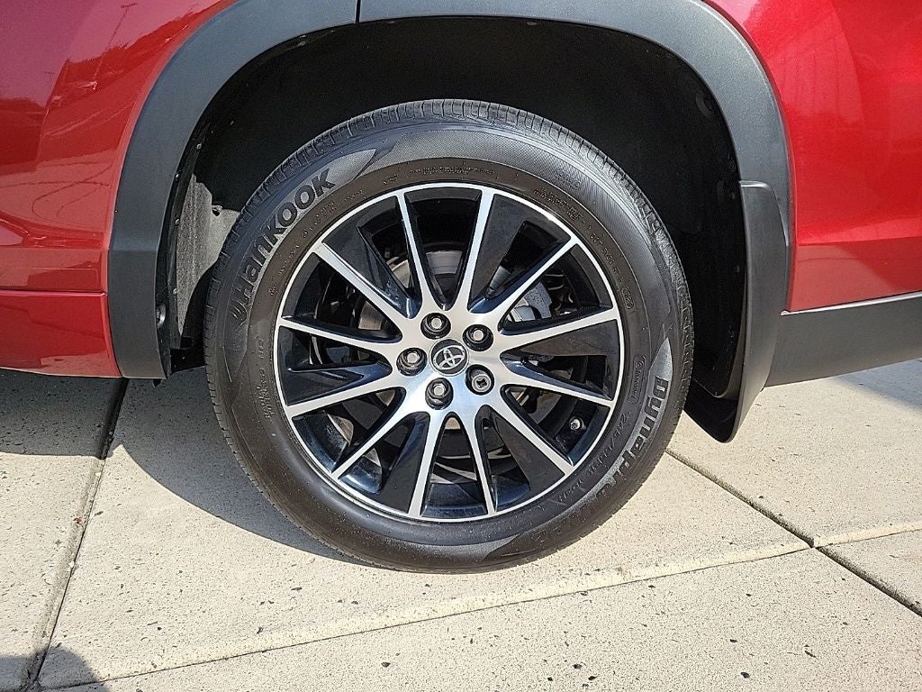 2017 Toyota Highlander SE