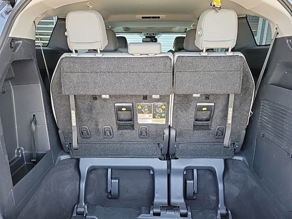 2025 Toyota Sienna XLE 8 Passenger