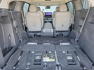 2025 Toyota Sienna XLE 8 Passenger