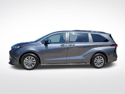 2025 Toyota Sienna XLE 8 Passenger