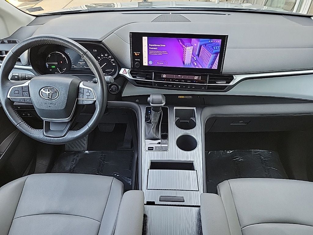 2025 Toyota Sienna XLE 8 Passenger
