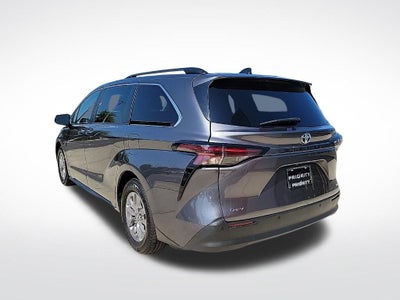 2025 Toyota Sienna XLE 8 Passenger