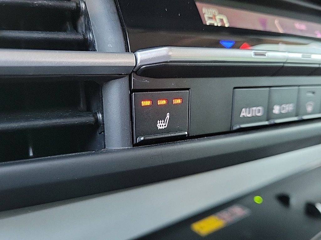 2025 Toyota Sienna XLE 8 Passenger