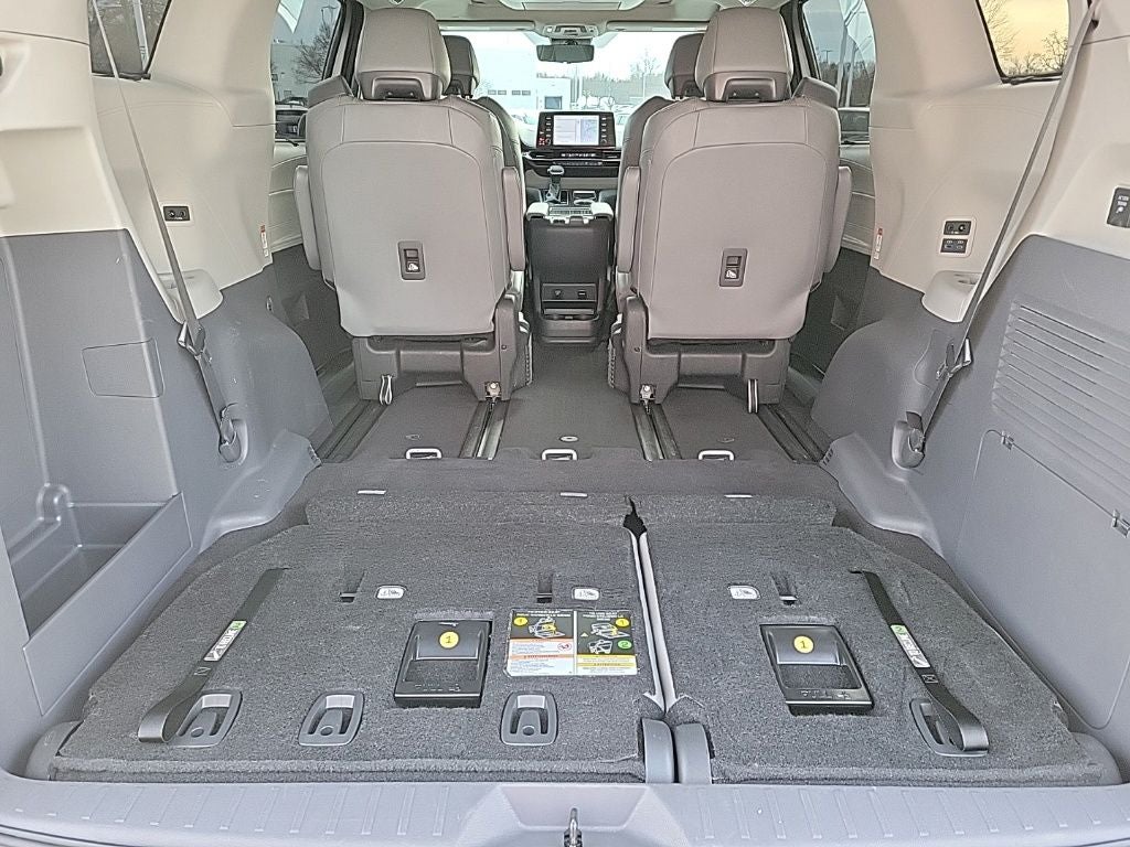 2024 Toyota Sienna Limited 7 Passenger